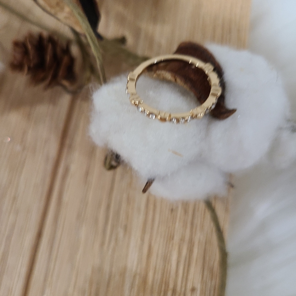 ππNEWππPRETTY!! Dainty Gold Ring with Tiny Hearts and Rhinestones ππ - Picture 13 of 13